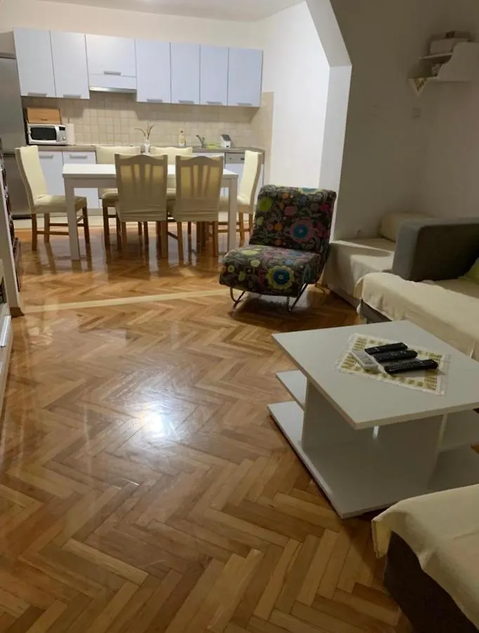 Apartman Ika Biograd Na Moru 0*,